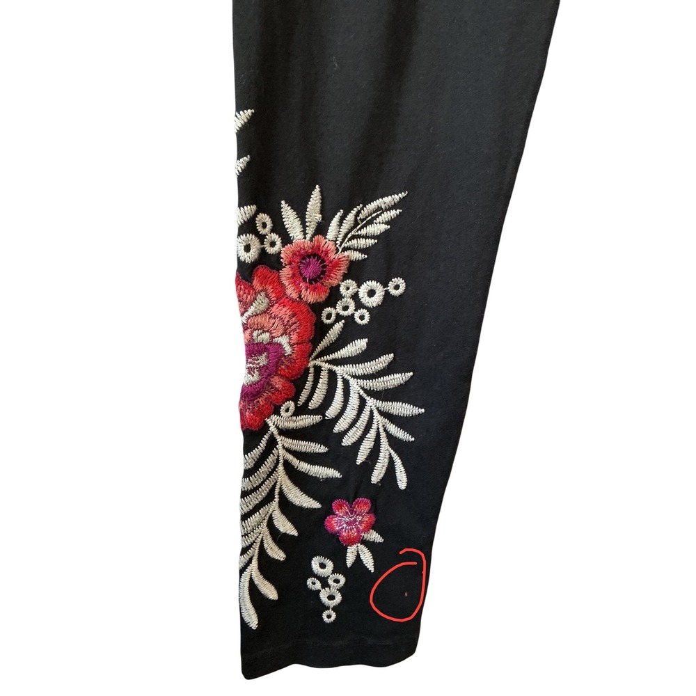 JW Los Angeles Black Floral Embroidered Leggings Womens Size Medium Boho Pants - Picture 5 of 9